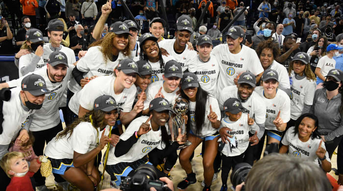 Chicago Sky celebrate after winning 2021 WNBA title.